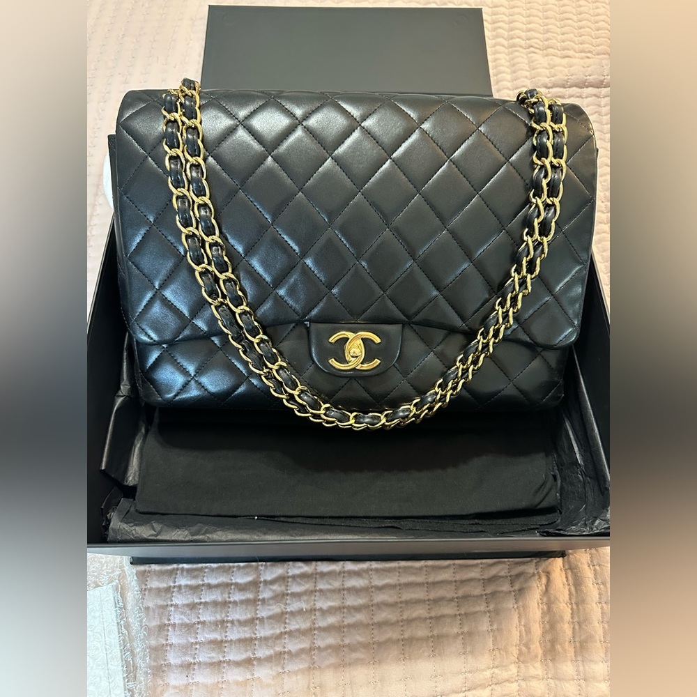✨CHANEL Pre-Loved Jumbo Classic Lambskin Double Flap Excellent Condition!✨